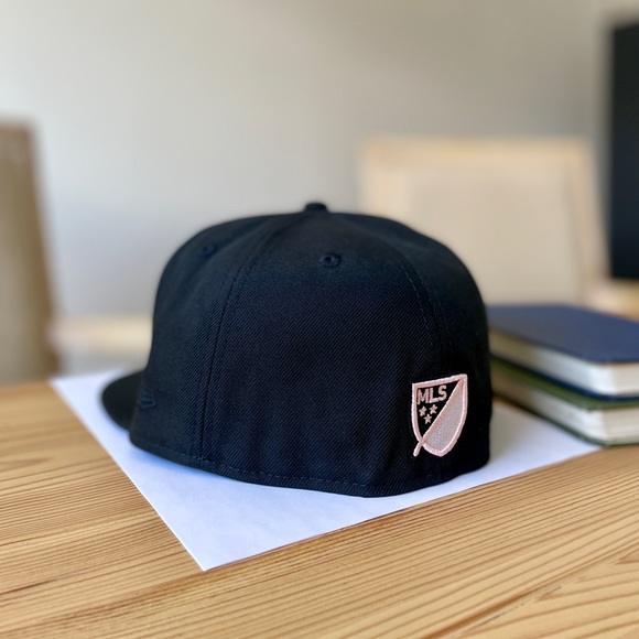 Inter Miami Black/Pink 59FIFTY Fitted Cap - Picture 4 of 6